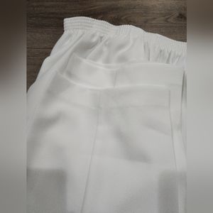 Alfred Dunner white pants. NWT
